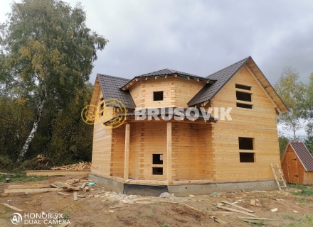 Двухэтажный дом 9х9 м с эркером из профилированного бруса 145х145 мм по индивидуальному проекту в селе Ивановское, городской округ Чехов, Московская область