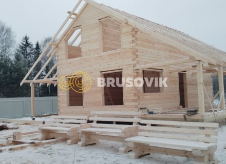 Полутораэтажный дом 6х9 м с гаражом 3х4,5 м и открытой террасой 3х9 м из профилированного бруса 145х195 мм по индивидуальному проекту в г. Рыбинск, Ярославская область