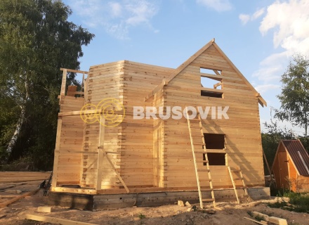 Двухэтажный дом 9х9 м с эркером из профилированного бруса 145х145 мм по индивидуальному проекту в селе Ивановское, городской округ Чехов, Московская область