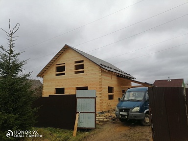 Полутораэтажный дом 8х10 м. с террасой 3х6 м. из профилированного бруса 145х195 мм. по индивидуальному проекту в д. Андреевское, Некрасовский район, Ярославская область - фото процесса строительства