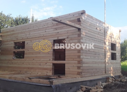 Дом 6х8 м с открытой террасой из профилированного бруса 145х195 мм по индивидуальному проекту в деревне Наумовское, городской округ Кашира, Московская область