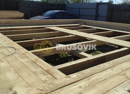 Дом 6х8 м с ломаной крышей из обрезного бруса 150х150 мм по индивидуальному проекту в СНТ Резинотехника-3, г. Ярославль