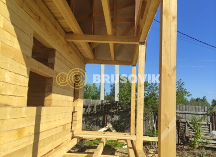 Дом 6х8 м с ломаной крышей из обрезного бруса 150х150 мм по индивидуальному проекту в СНТ Резинотехника-3, г. Ярославль