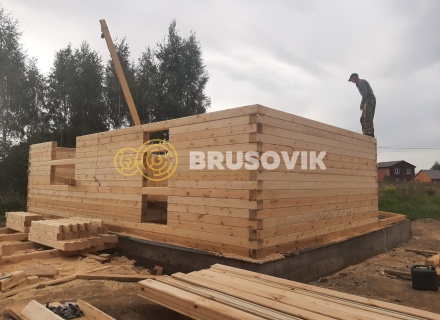 Двухэтажный дом 9х9 м с эркером из профилированного бруса 145х145 мм по индивидуальному проекту в селе Ивановское, городской округ Чехов, Московская область