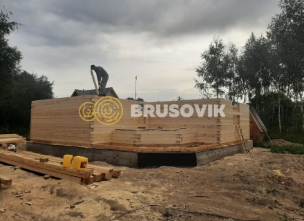 Двухэтажный дом 9х9 м с эркером из профилированного бруса 145х145 мм по индивидуальному проекту в селе Ивановское, городской округ Чехов, Московская область