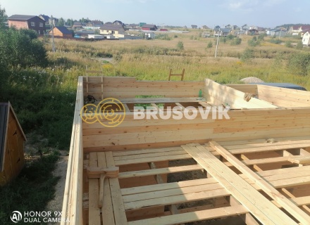 Двухэтажный дом 9х9 м с эркером из профилированного бруса 145х145 мм по индивидуальному проекту в селе Ивановское, городской округ Чехов, Московская область