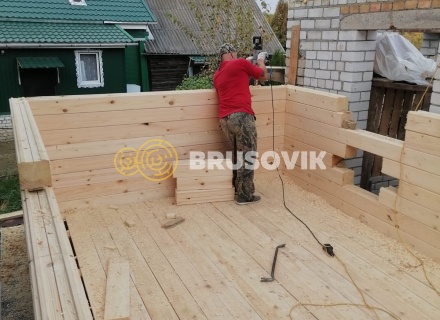 Пристройка 6х3м из сухого профилированного бруса 145х145мм и возведение крыши на кирпичном здании в д. Селифонтово, Ярославская область