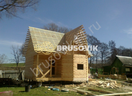 Дом из бруса с эркером