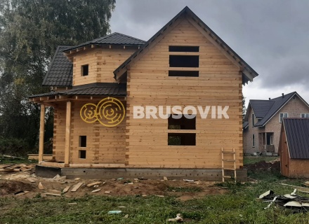 Двухэтажный дом 9х9 м с эркером из профилированного бруса 145х145 мм по индивидуальному проекту в селе Ивановское, городской округ Чехов, Московская область